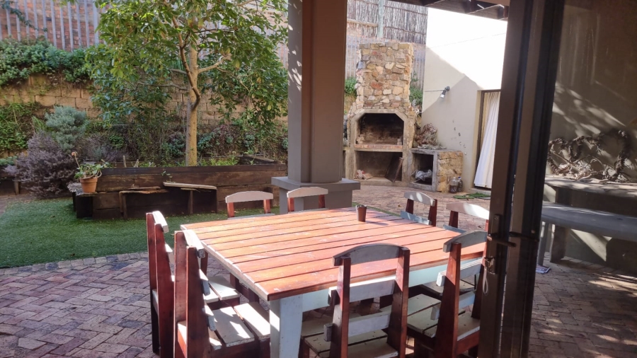 6 Bedroom Property for Sale in Merryhill Eastern Cape